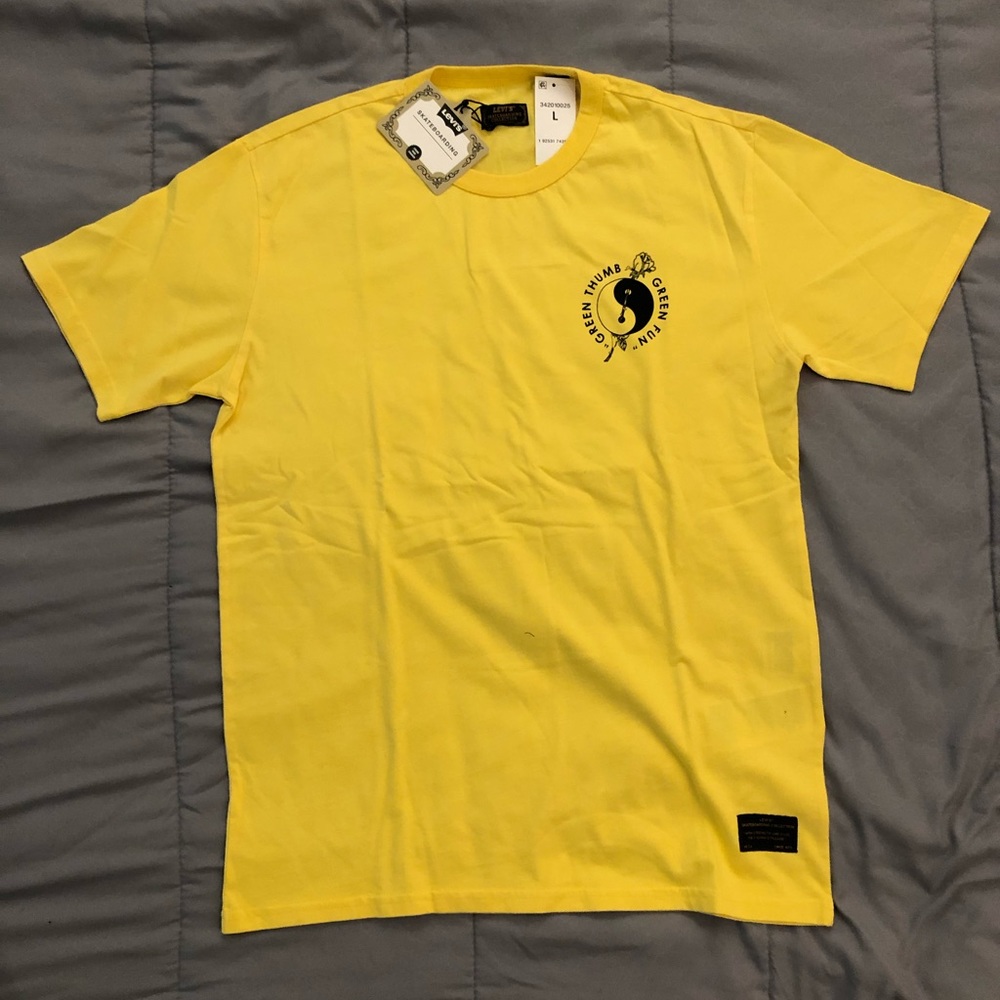 Levi’s Skateboarding Green Thumb T-Shirt Yellow